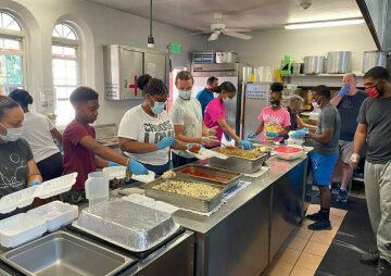 Bermuda Is Love - Volunteer at the Cathedrals Feeding Programme
