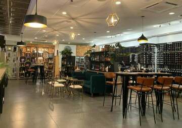 Cheers to 75 Years: Bermuda Red Cross Wine Tasting at The Tasting Room