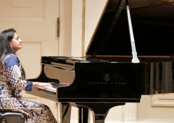 Dinner & Show with Grammy-recognized Charu Suri – The Loren