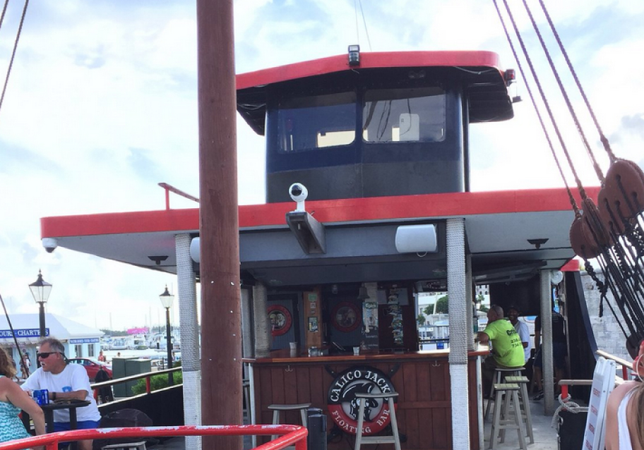 Bermuda Calico Jacks Floating Bar Bermuda bars Yabsta
